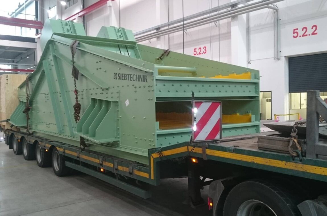 Linear vibrating screen HG 22,5 76-II WS Ready for dispatch on the truck