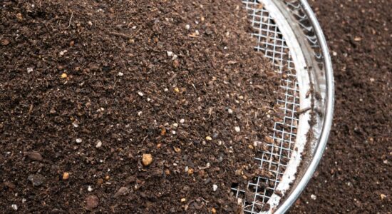 Soil on screen - we manufacture screening machines from industrial sizes to laboratory scale.