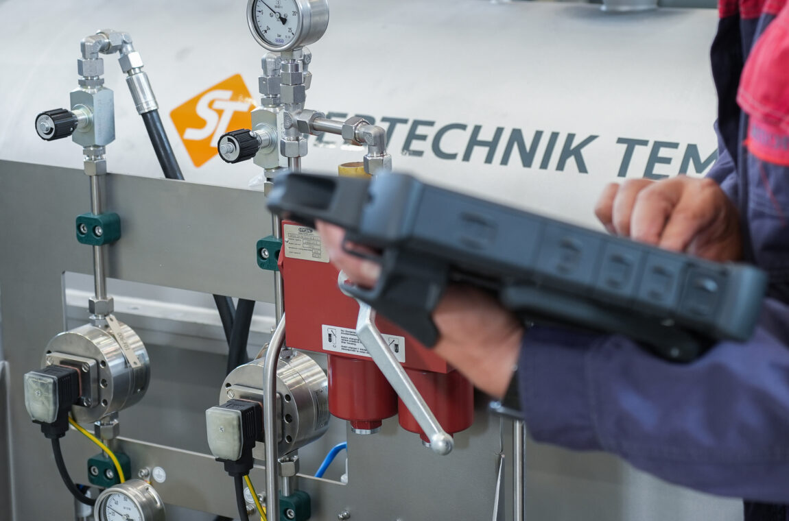 Preventive maintenance. A specialist carries out a machine audit